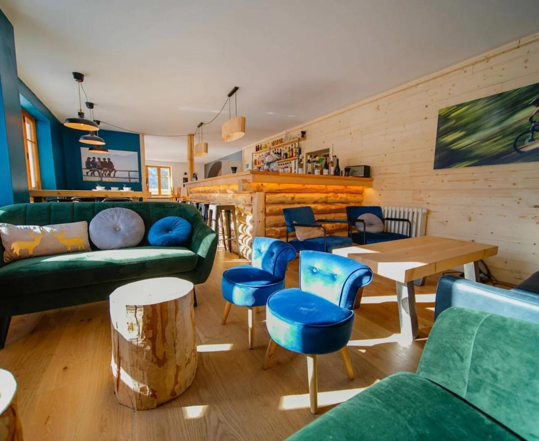 Le Petit Cerf Hotel Cervières Екстериор снимка