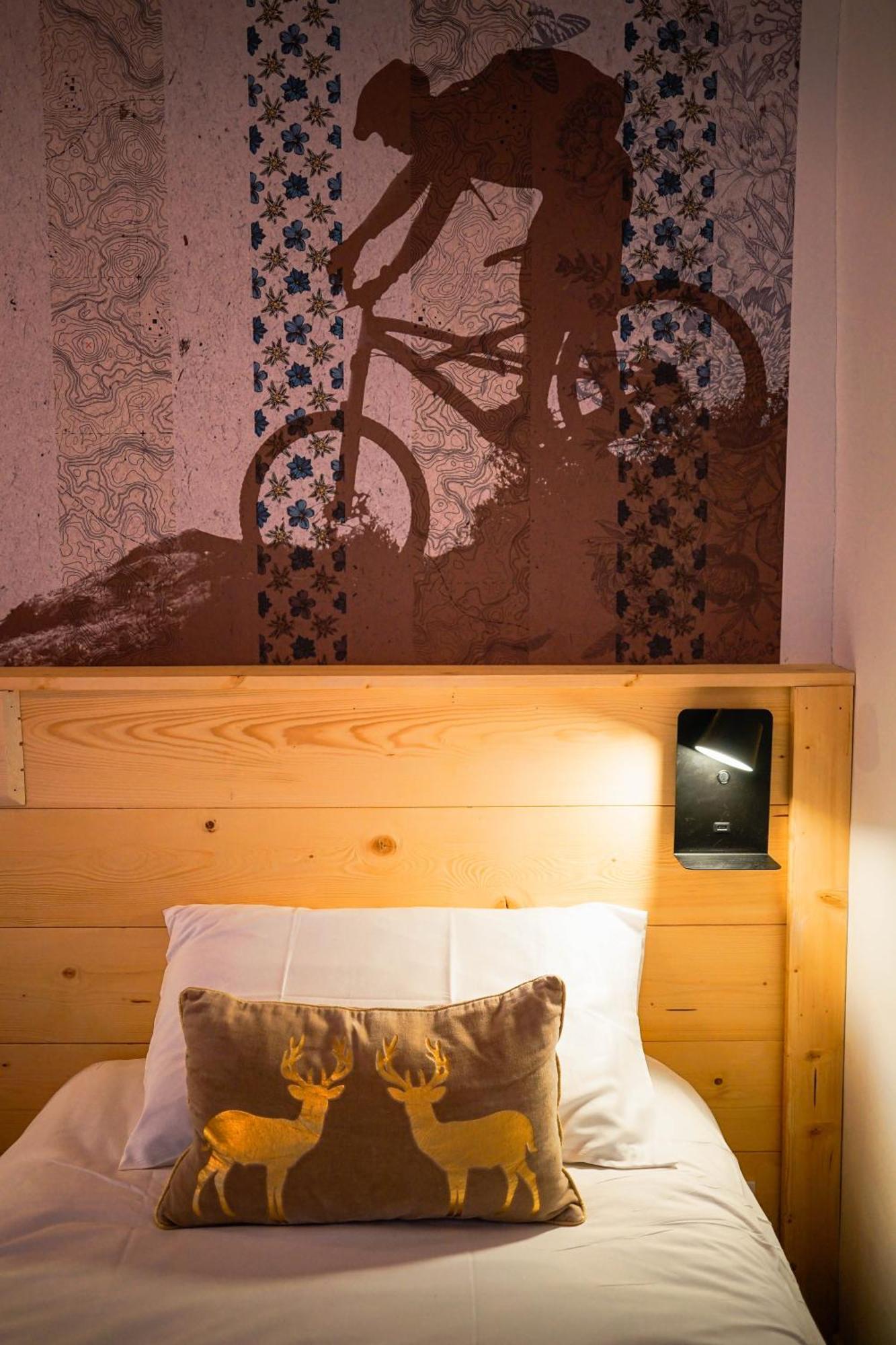Le Petit Cerf Hotel Cervières Екстериор снимка